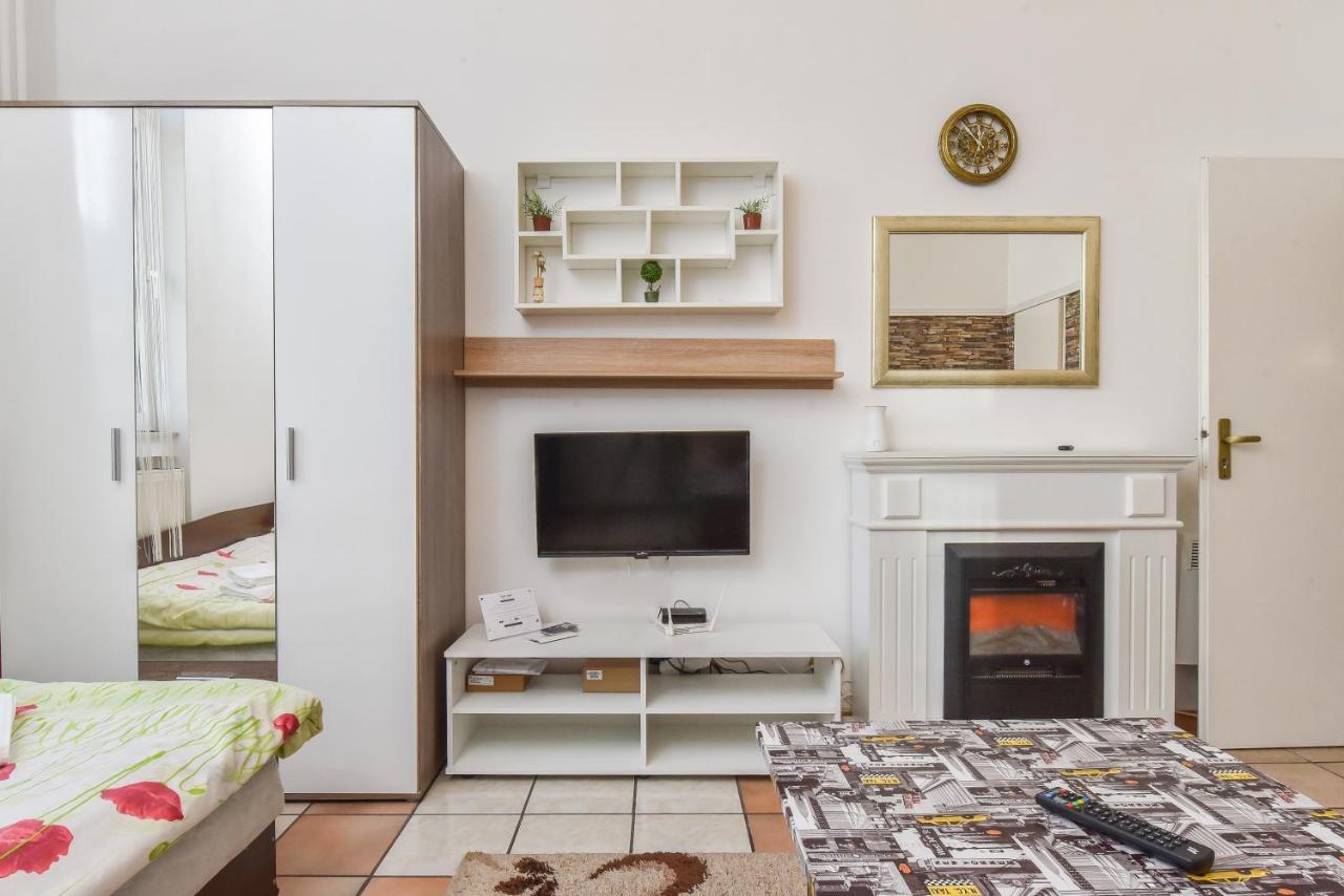 Historical Lion'S Bridge 1-Bedroom Apartment By Flat Mаnager Sofia Exterior foto