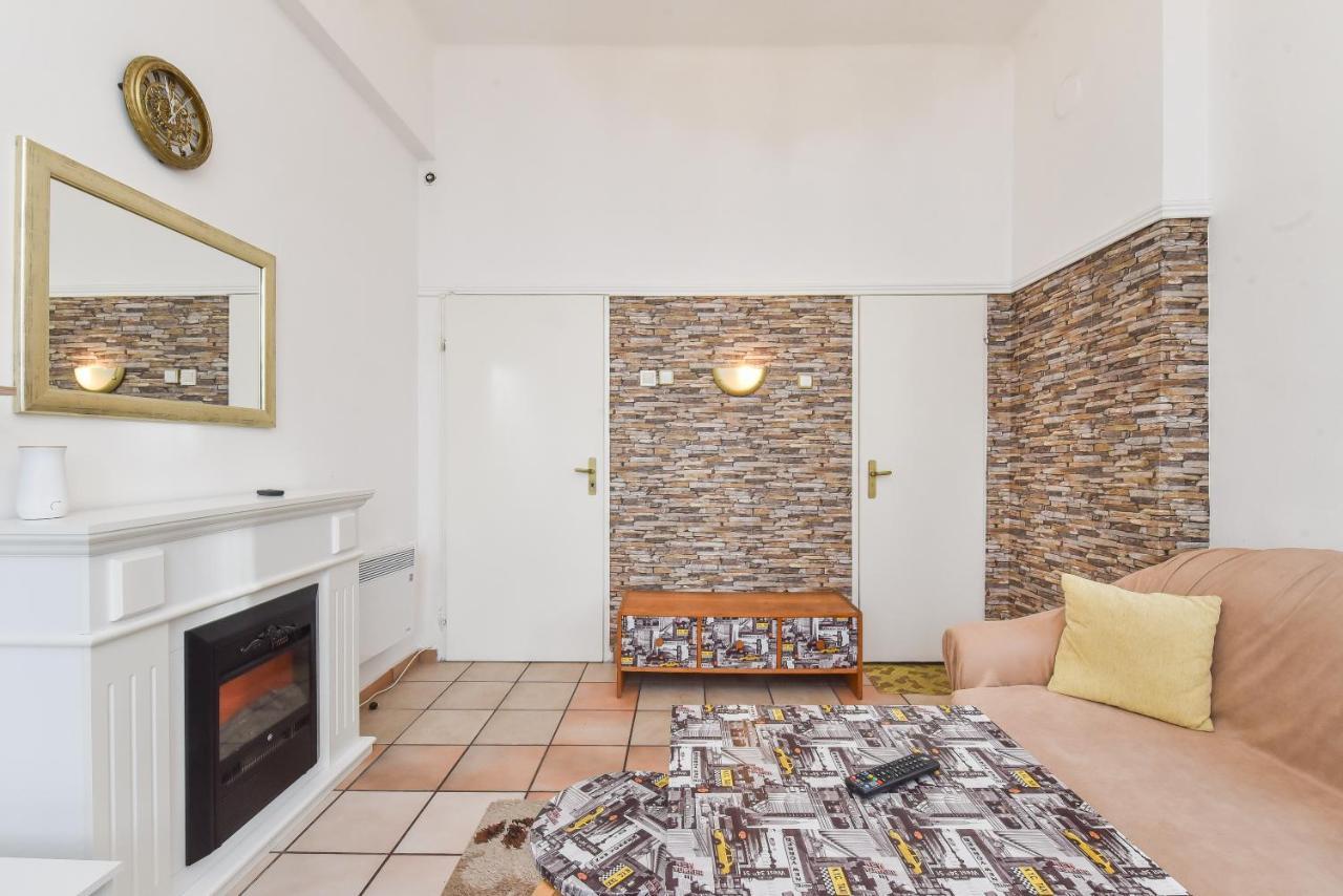 Historical Lion'S Bridge 1-Bedroom Apartment By Flat Mаnager Sofia Exterior foto